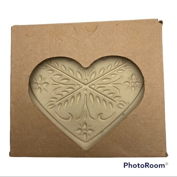 The Pampered Chef Anniversary Heart Cookie Mold 2000 Family Heritage Stone - Picture 4 of 6
